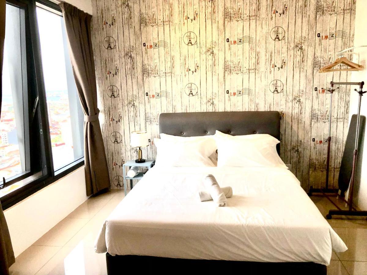 Tropicana 218 Macalister Netflix Unit By Blue Sky Holidays George Town Eksteriør billede