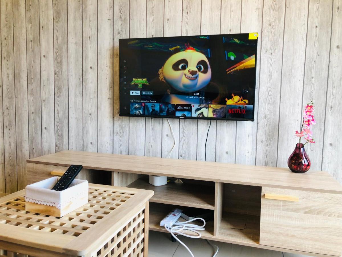 Tropicana 218 Macalister Netflix Unit By Blue Sky Holidays George Town Eksteriør billede