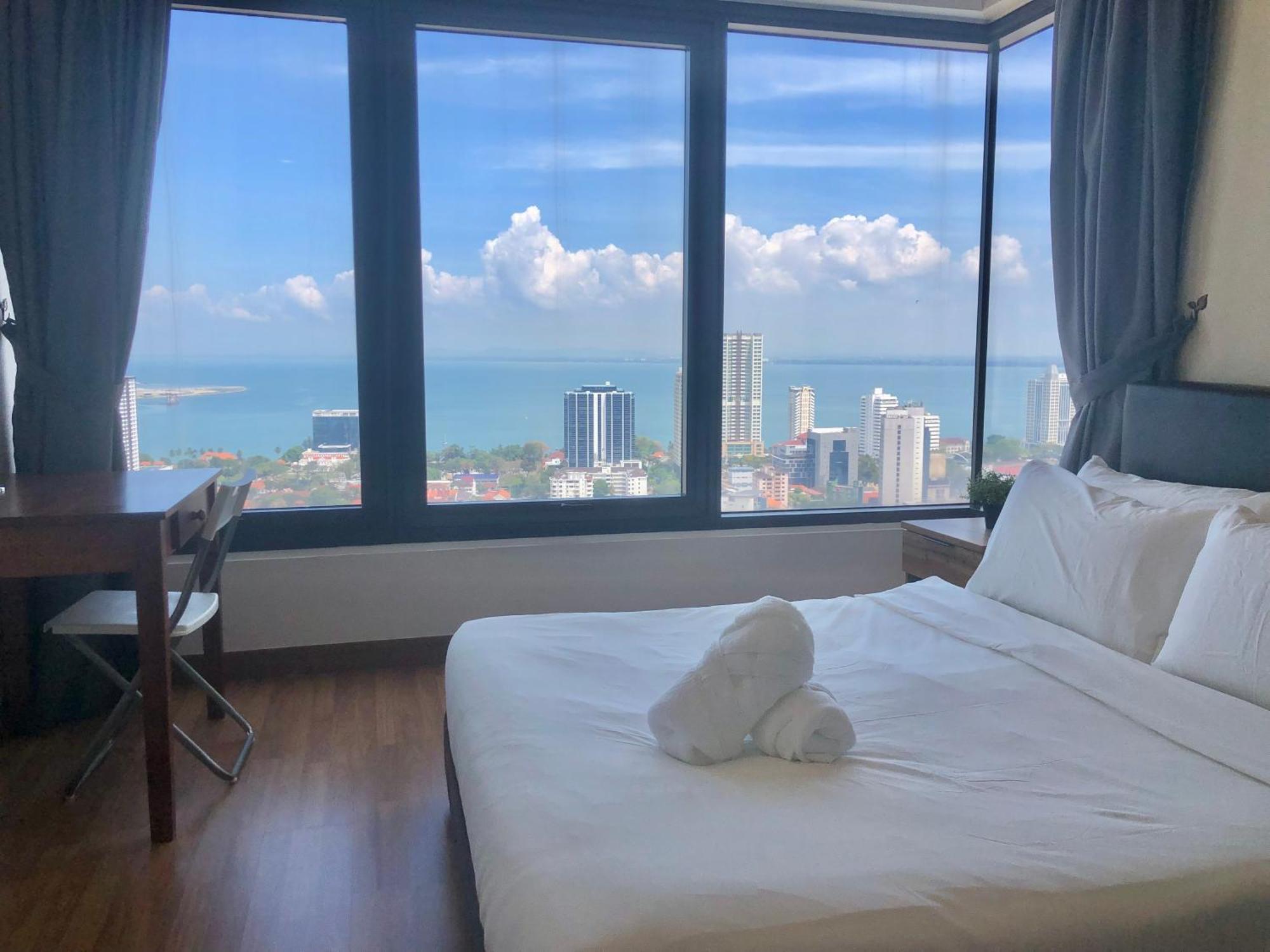 Tropicana 218 Macalister Netflix Unit By Blue Sky Holidays George Town Eksteriør billede