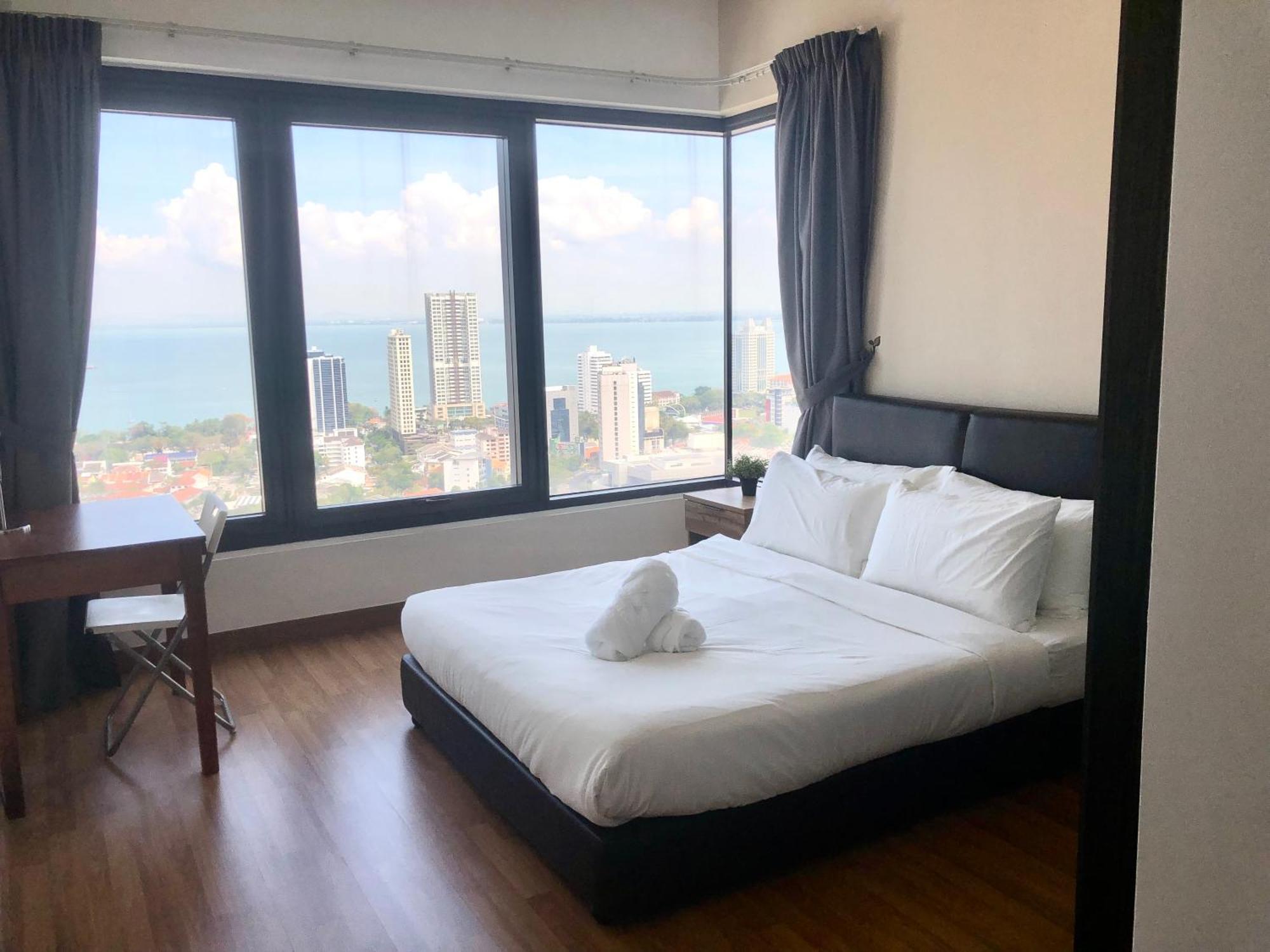 Tropicana 218 Macalister Netflix Unit By Blue Sky Holidays George Town Eksteriør billede